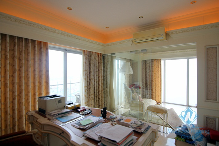 Luxury 03 bedrooms apartment with lake view for rent in Gold Westlake Building, Tay Ho district 